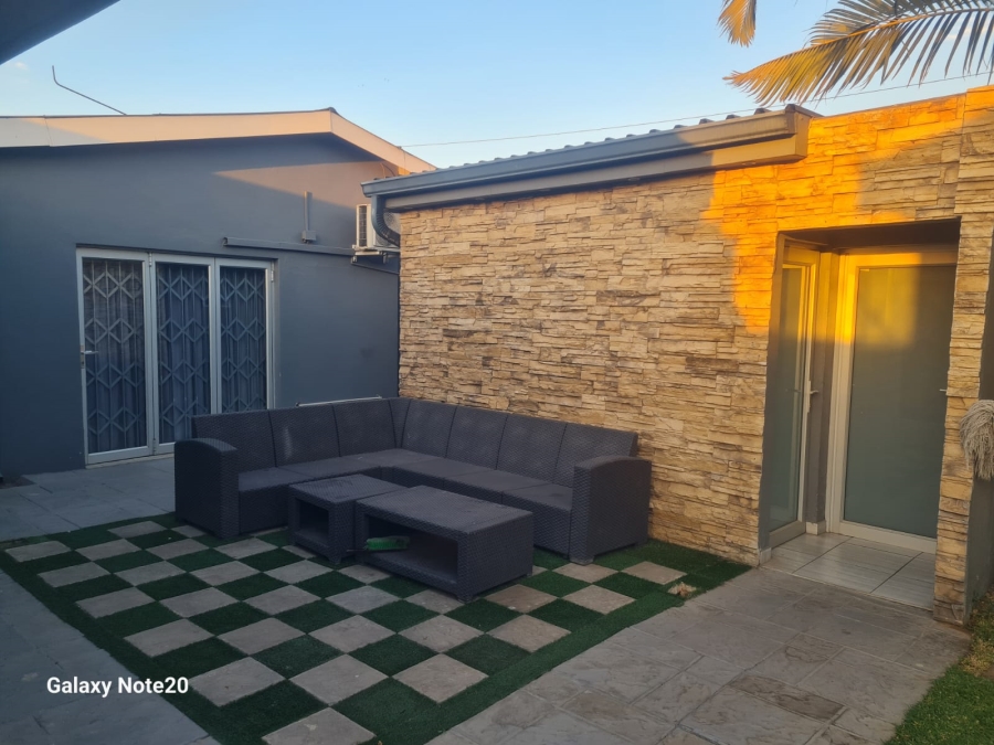 4 Bedroom Property for Sale in Zinniaville North West
